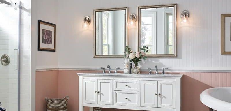 Expert Tips To Adding Lights To Your Professional Vanity